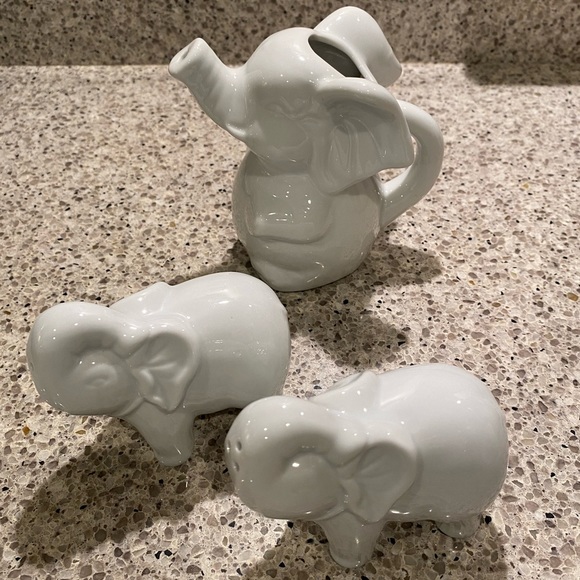 Other - White pottery elephant salt/ pepper set with a elephant pitcher